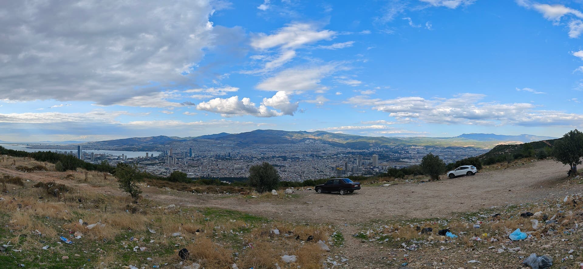 Buca tepelerinden İzmir manzarası